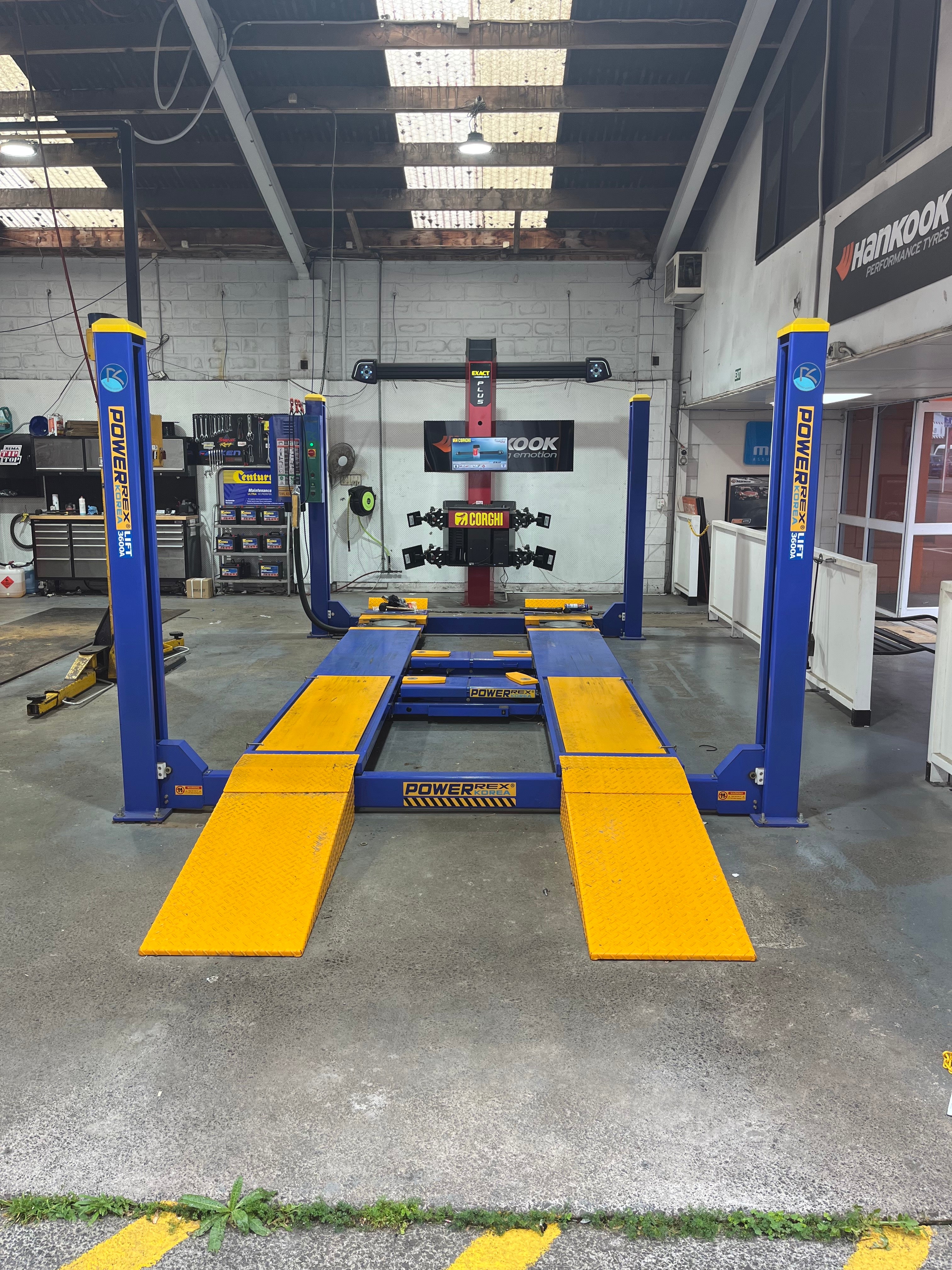 Megatyre is located in Browns Bay on Auckland's North Shore.  Our wheel alignment machine is state of the art.  Regular wheel alignments will maximise the life of your tyres and vehicle handling.  Call us now to book an alignment.